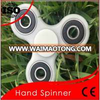 Hot selling EDC fidget hand spinner with ceramic 608 bearing black white green yellow red color